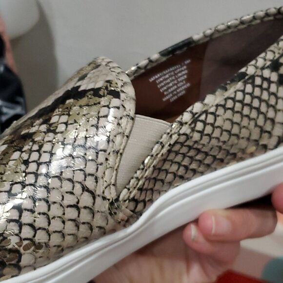 Steve Madden Snakeskin Metallic Gold Shoes Size 7.5 - Picture 10 of 12